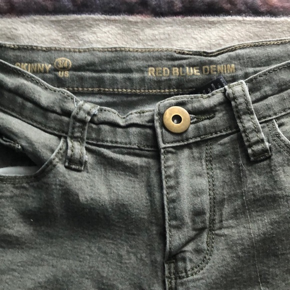 Jeans - Picture 2 of 3